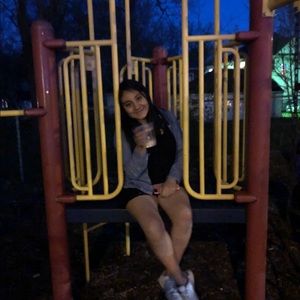 Meet your Posher, Alma